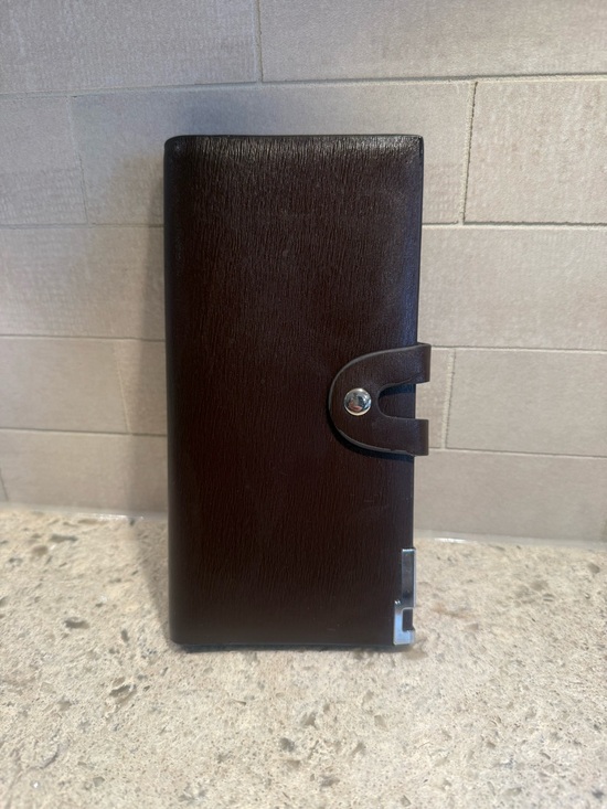 Sevjink Other - Classic Brown Leather Snap Wallet